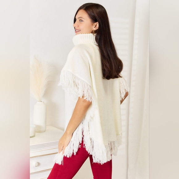 Justin Taylor Designer White Turtle Neck Fringe Poncho One Size Fit All - Picture 3 of 10